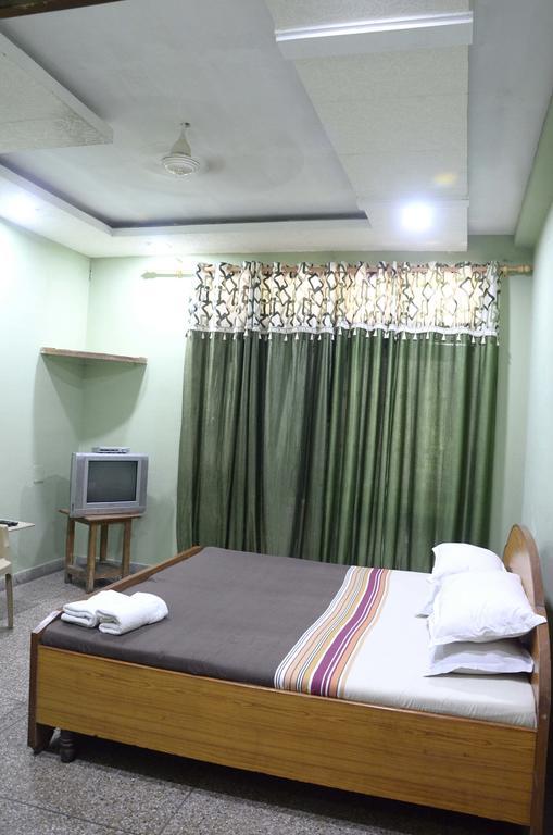Hotel New Bakshi House Agra  Room photo