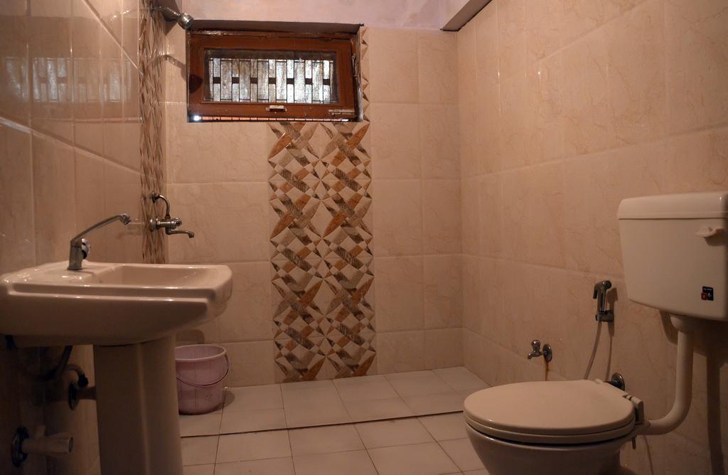 Hotel New Bakshi House Agra  Room photo